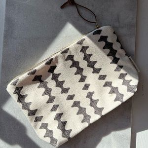 NWOT Coussins Elegance Make Up Bag